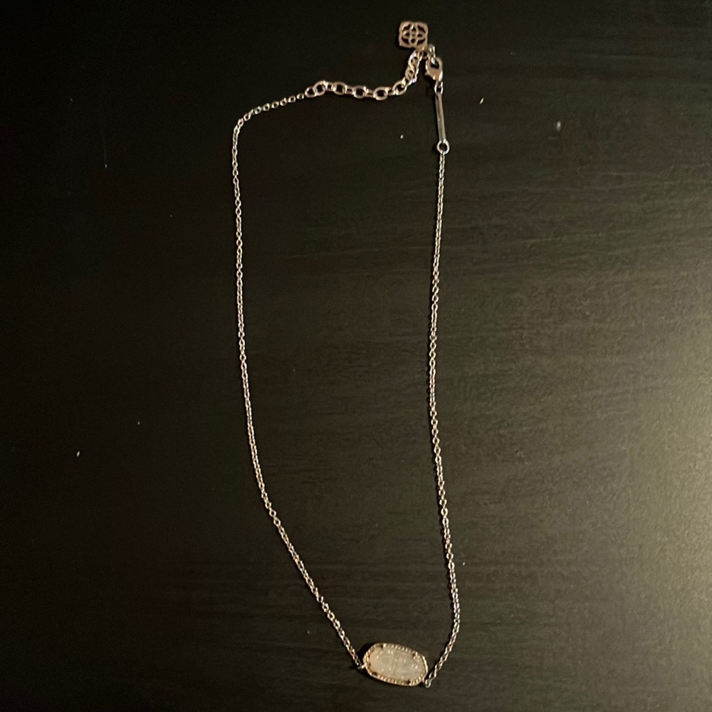 Kendra Scott necklace